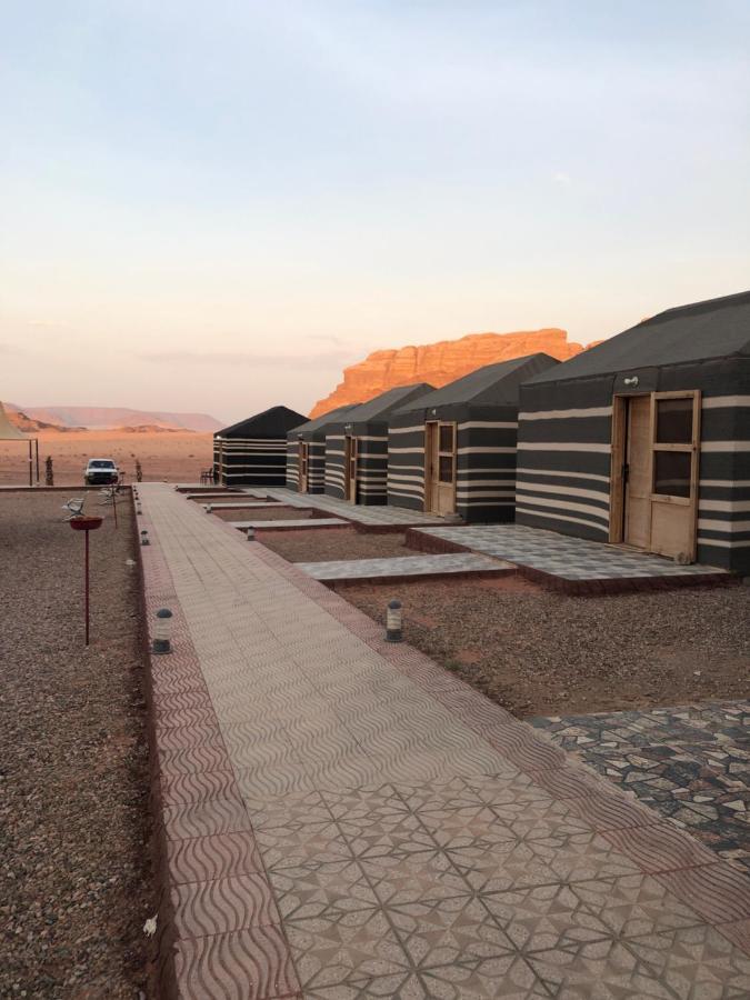 Flowers Rum Camp Wadi Rum Exterior foto