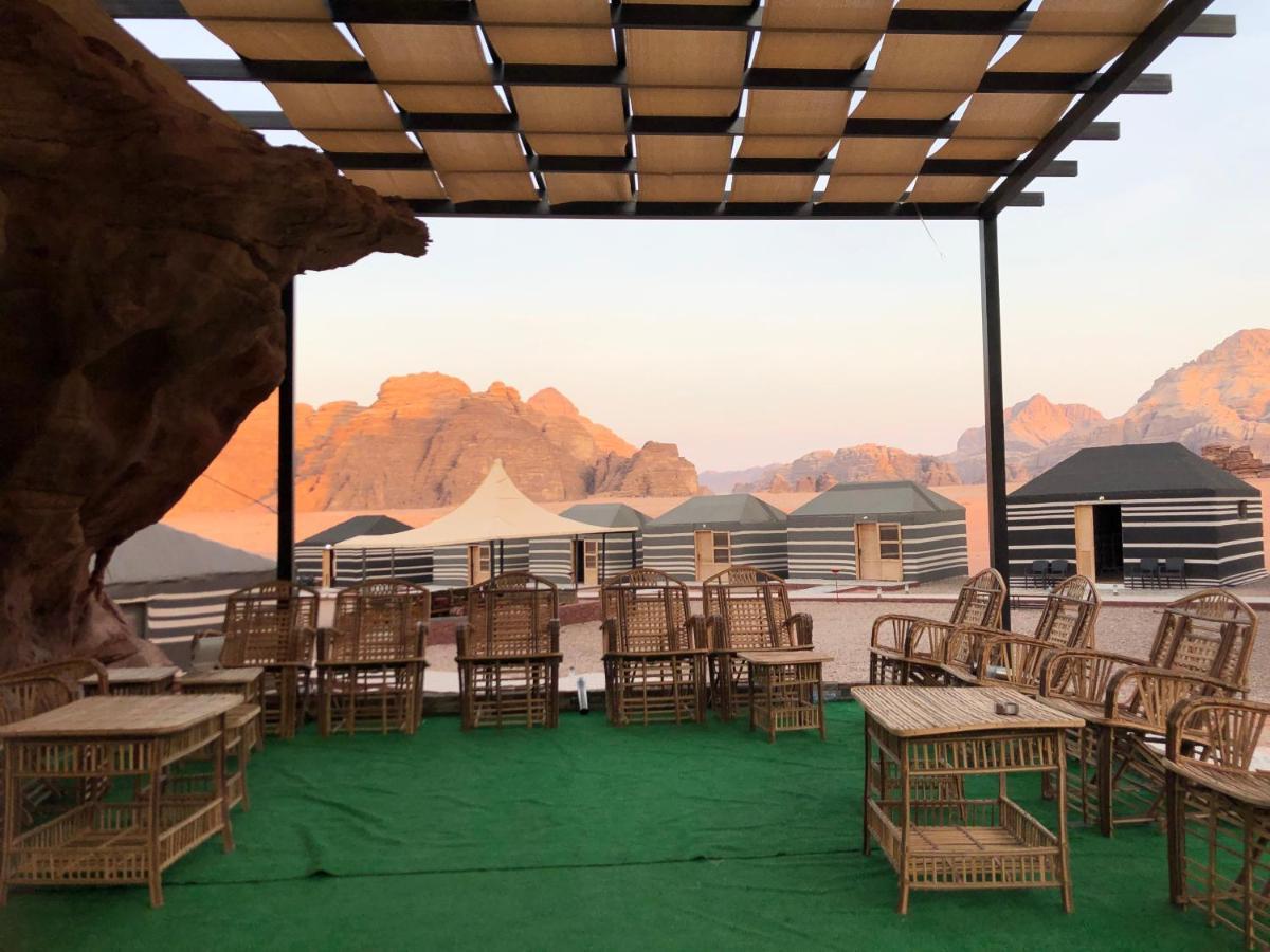 Flowers Rum Camp Wadi Rum Exterior foto